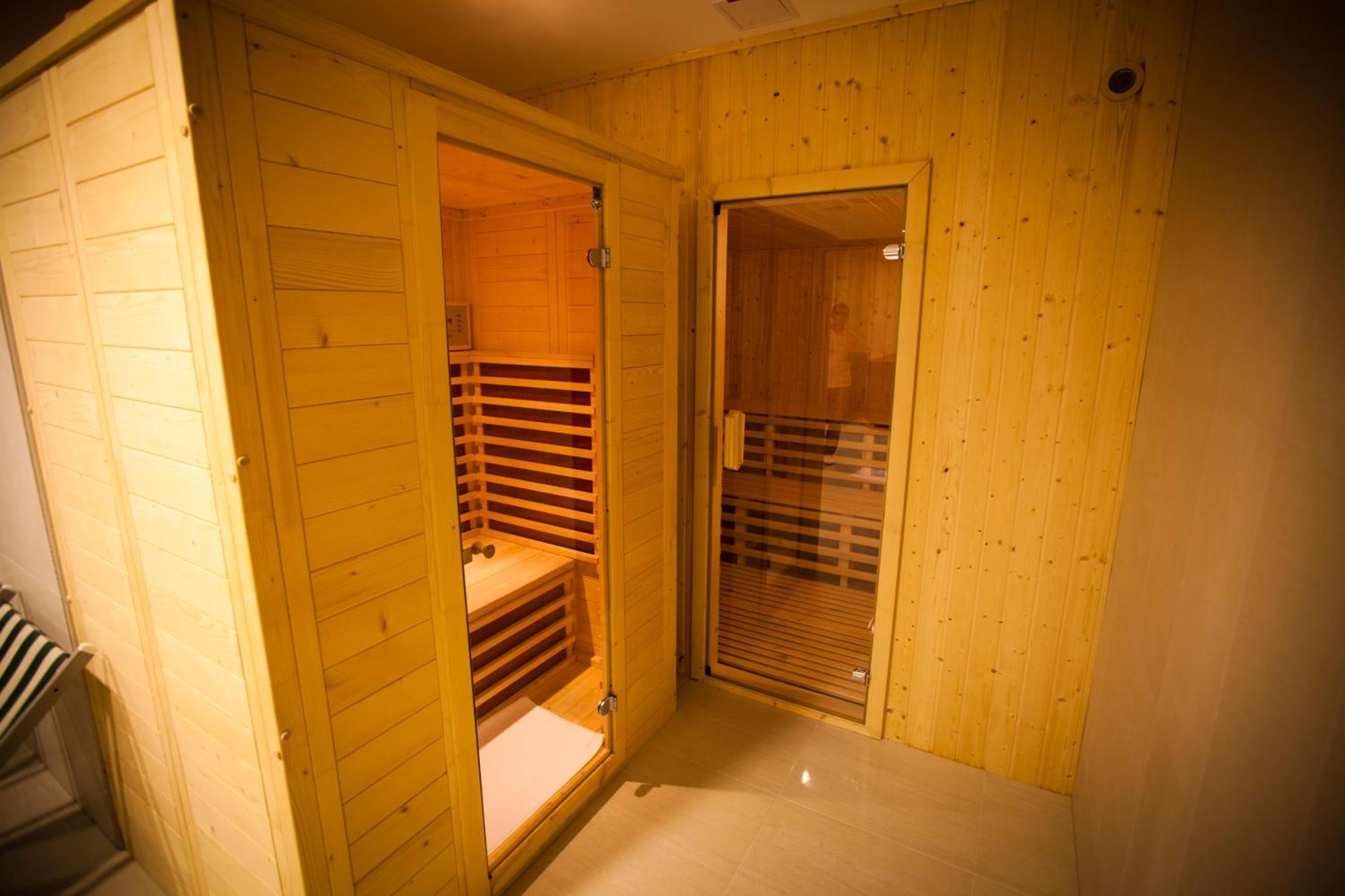 Ezuesthid Hotel Veszprém Екстериор снимка