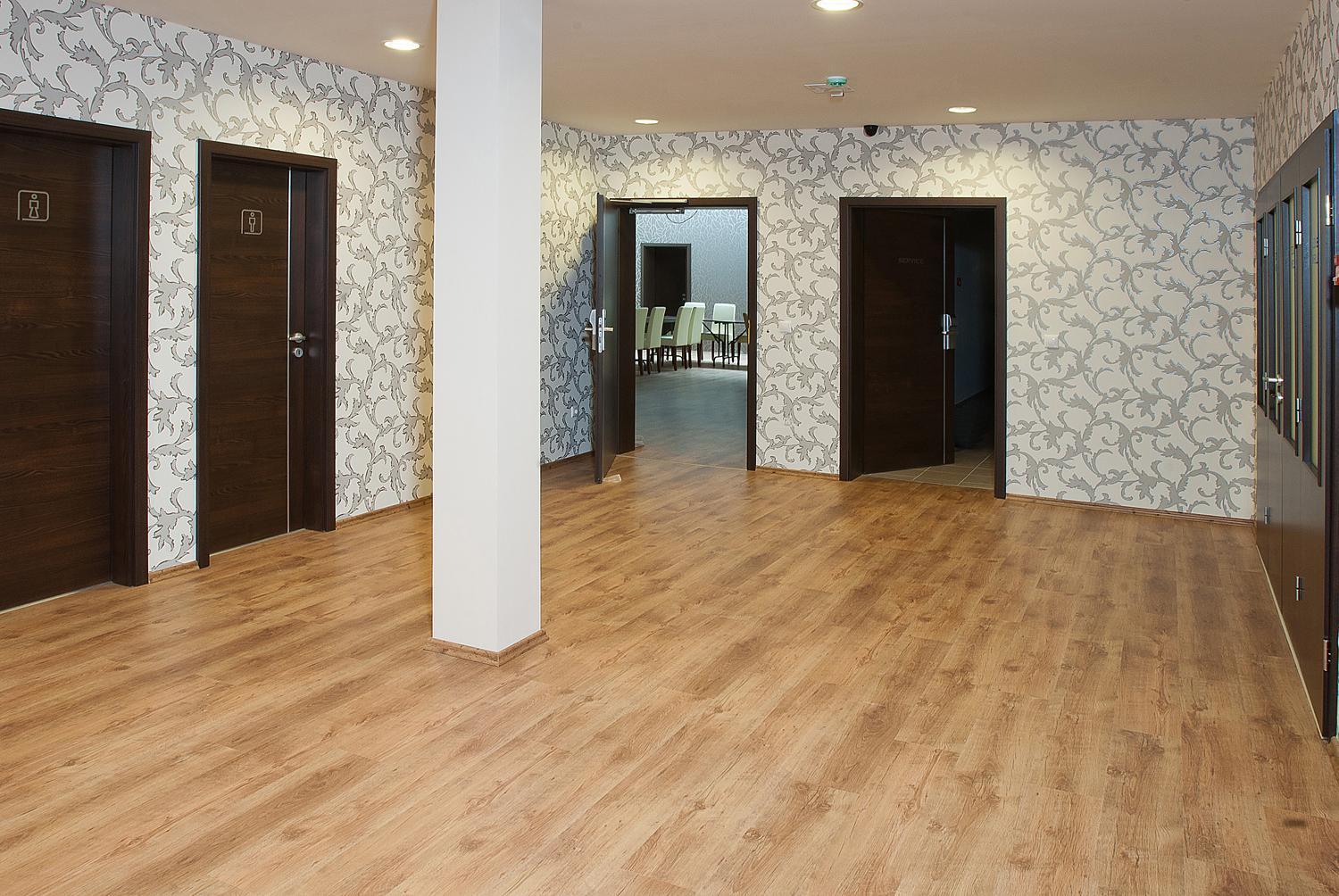 Ezuesthid Hotel Veszprém Екстериор снимка