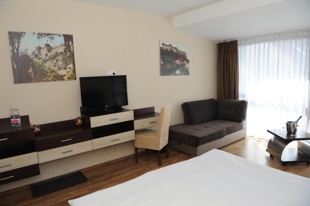 Ezuesthid Hotel Veszprém Екстериор снимка